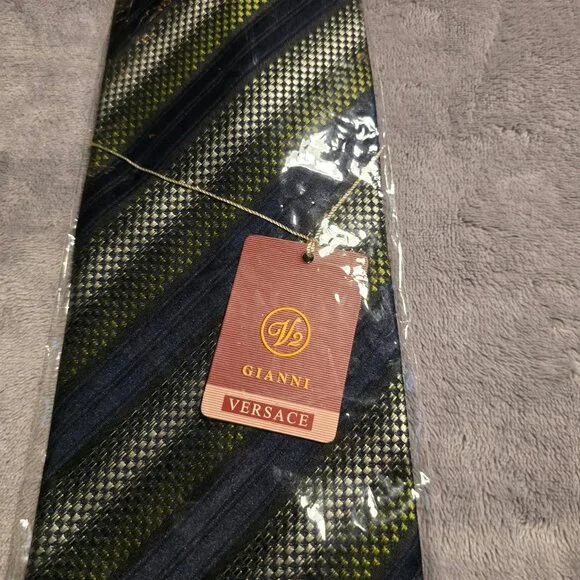 NWT GIANNI VERSACE 100% silk tie - Picture 1 of 5